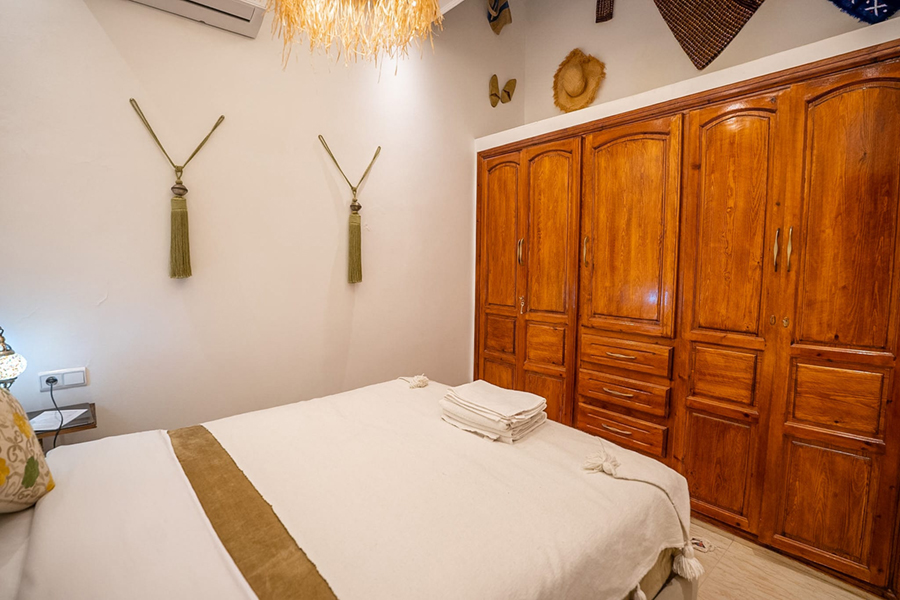Room Limouna wardrobe